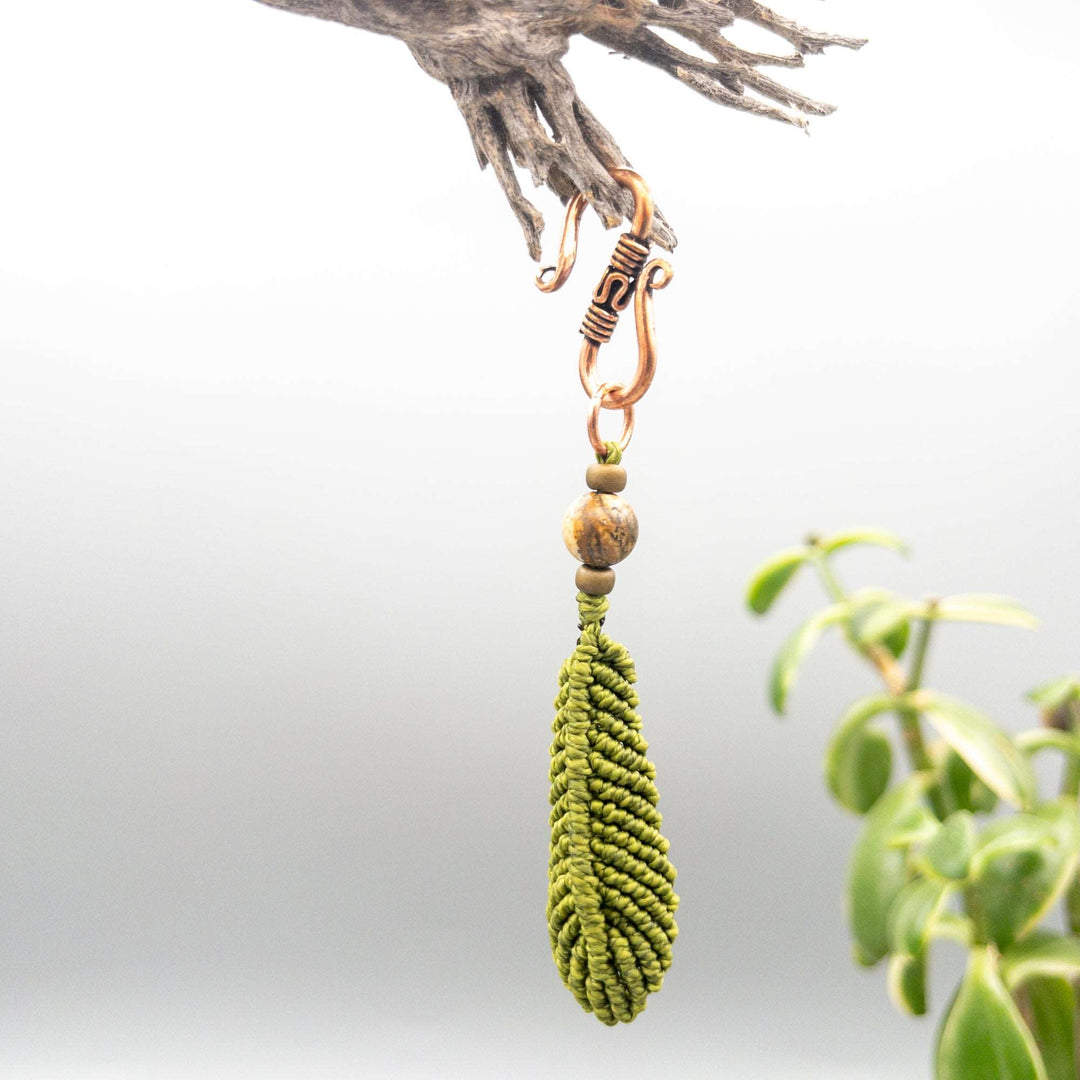 Macrame Feather Diffuser Clip olive green