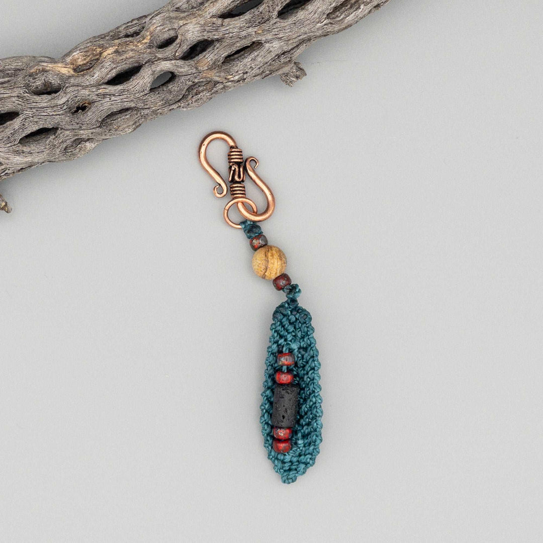 Macrame Feather Diffuser Clip teal, backside